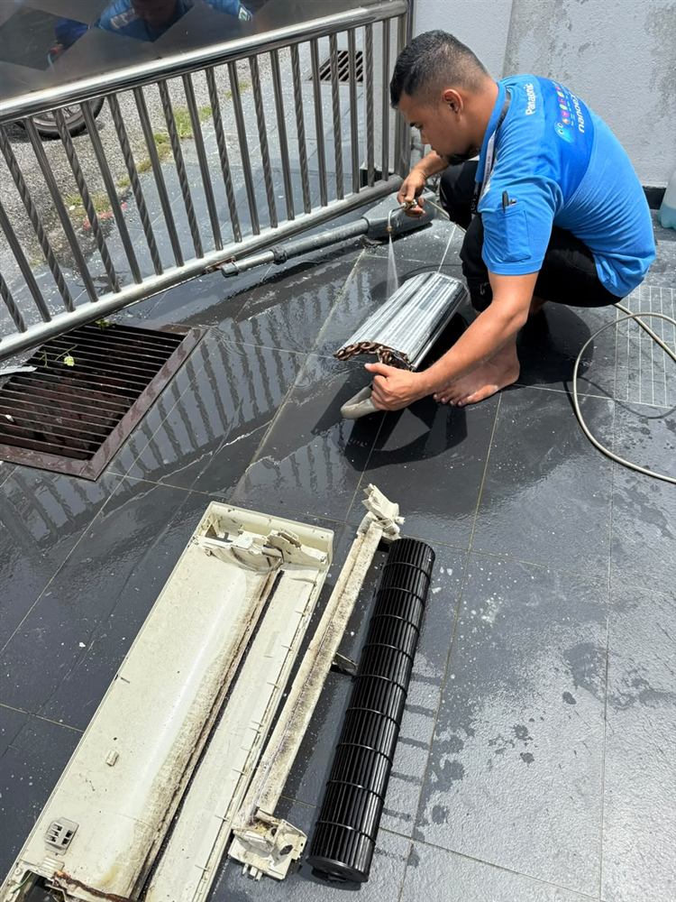 Chemical wash aircond - AJ Cooler Puchong